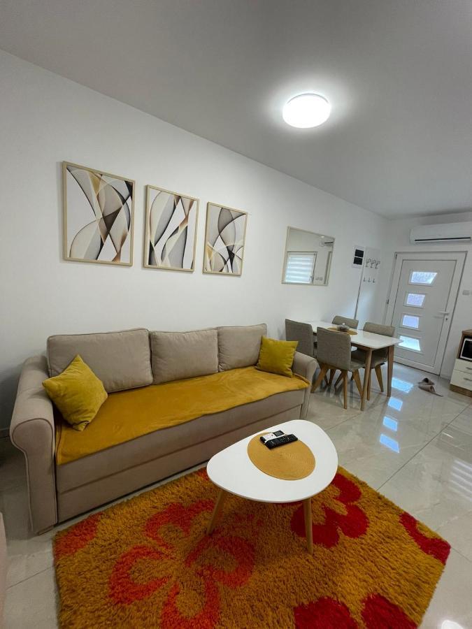 Leda Apartmani สเมเดเรโว ภายนอก รูปภาพ